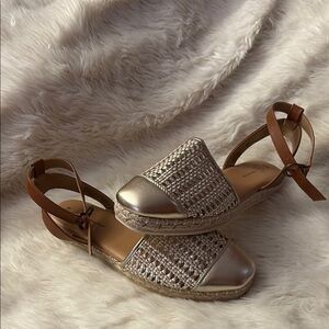Elegant Woven Metallic Espadrille Sandals
